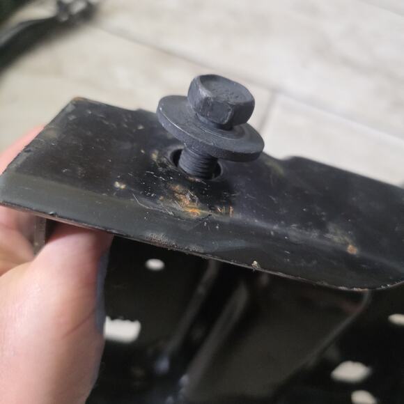 2020-2023 Chevrolet Silverado 2500 3500 Front Right Bumper Bar Bracket 84568470 - Picture 8 of 16